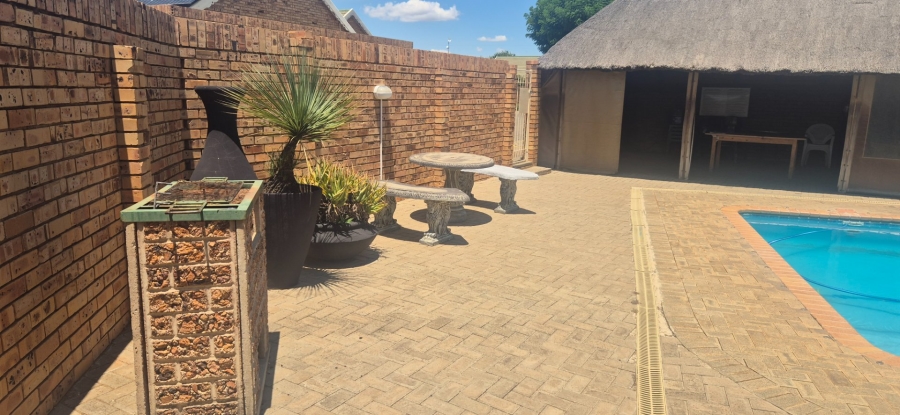 3 Bedroom Property for Sale in Heuwelsig Free State